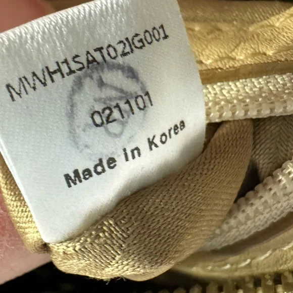 #244 MCM Pebbled Leather Hobo Shoulder Bag - Picture 14 of 16